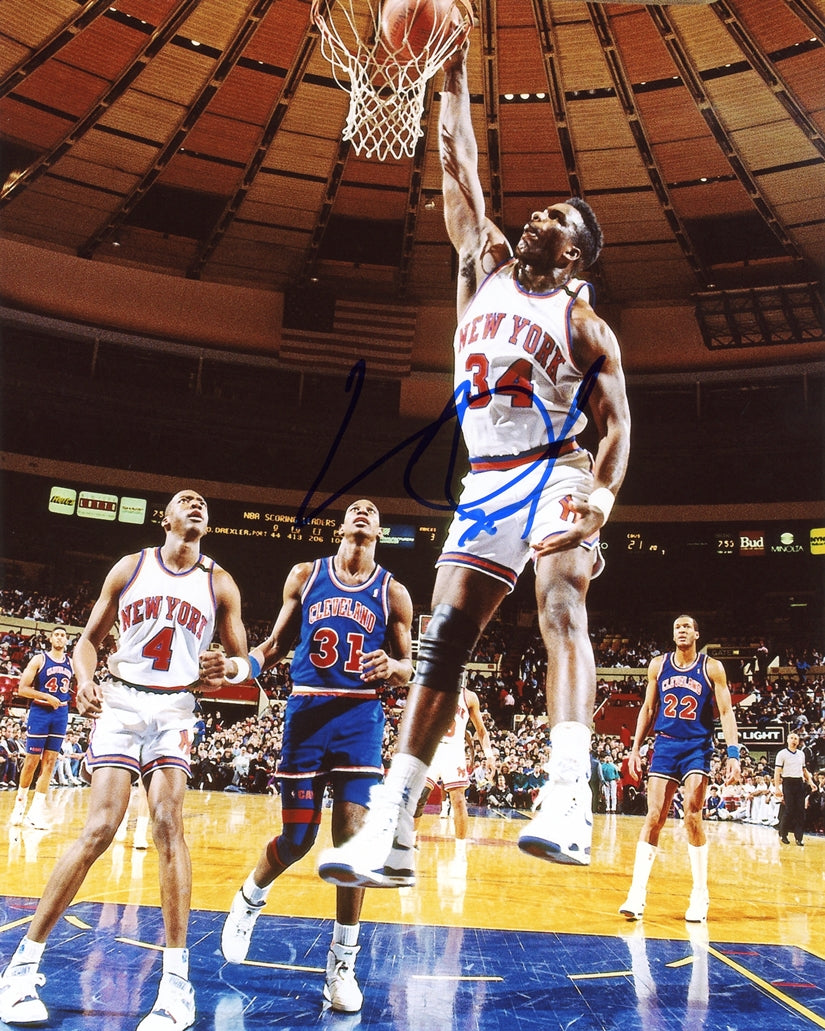 Charles Oakley Signed 8x10 Photo