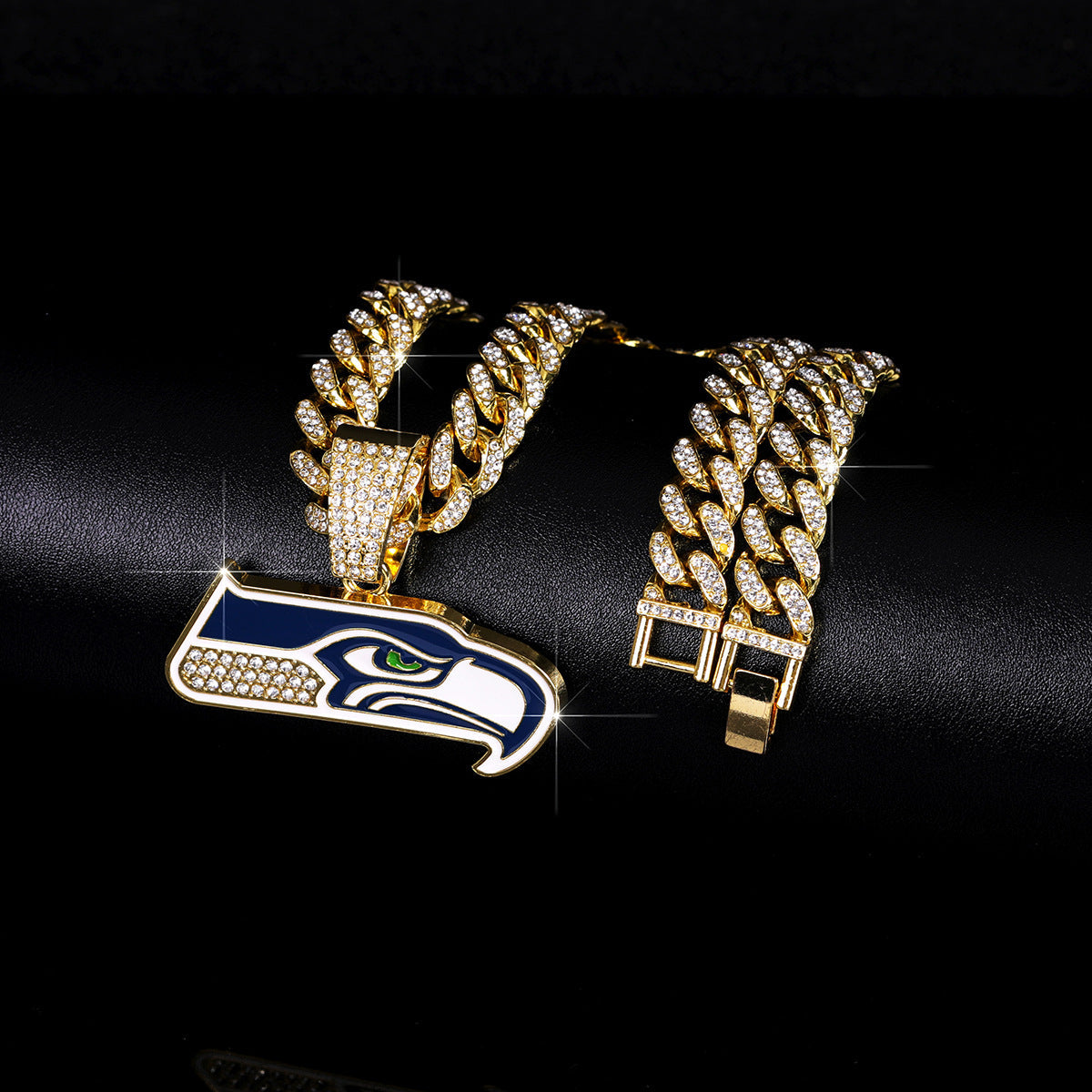 Seattle Emblem Pendant Necklace – Sparkling Gift for Seattle Lovers