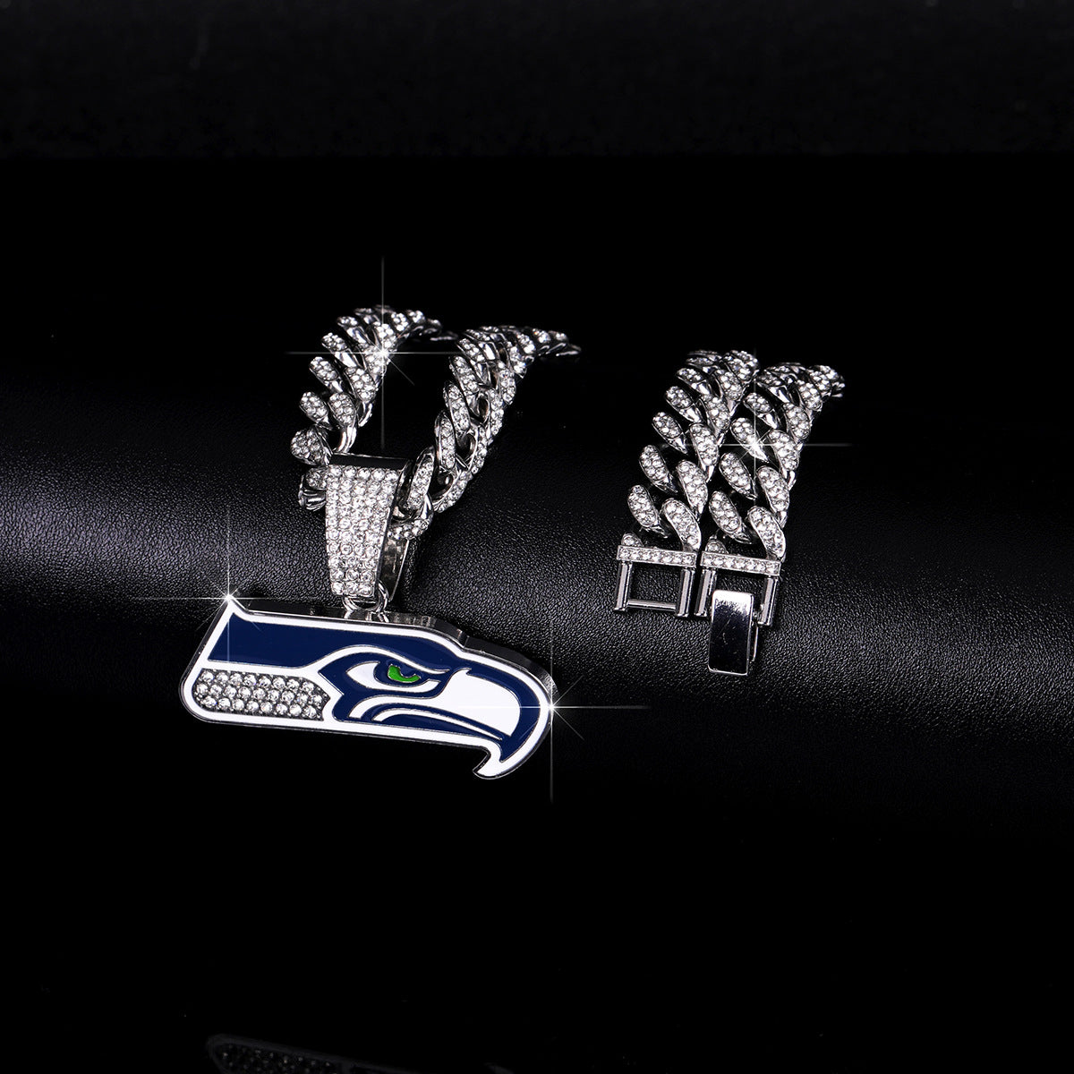 Seattle Emblem Pendant Necklace – Sparkling Gift for Seattle Lovers